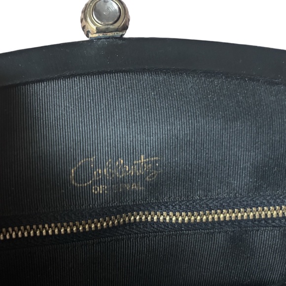 Vintage Black Leather Top Handle Handbag – Gold Frame Clasp - Picture 4 of 8